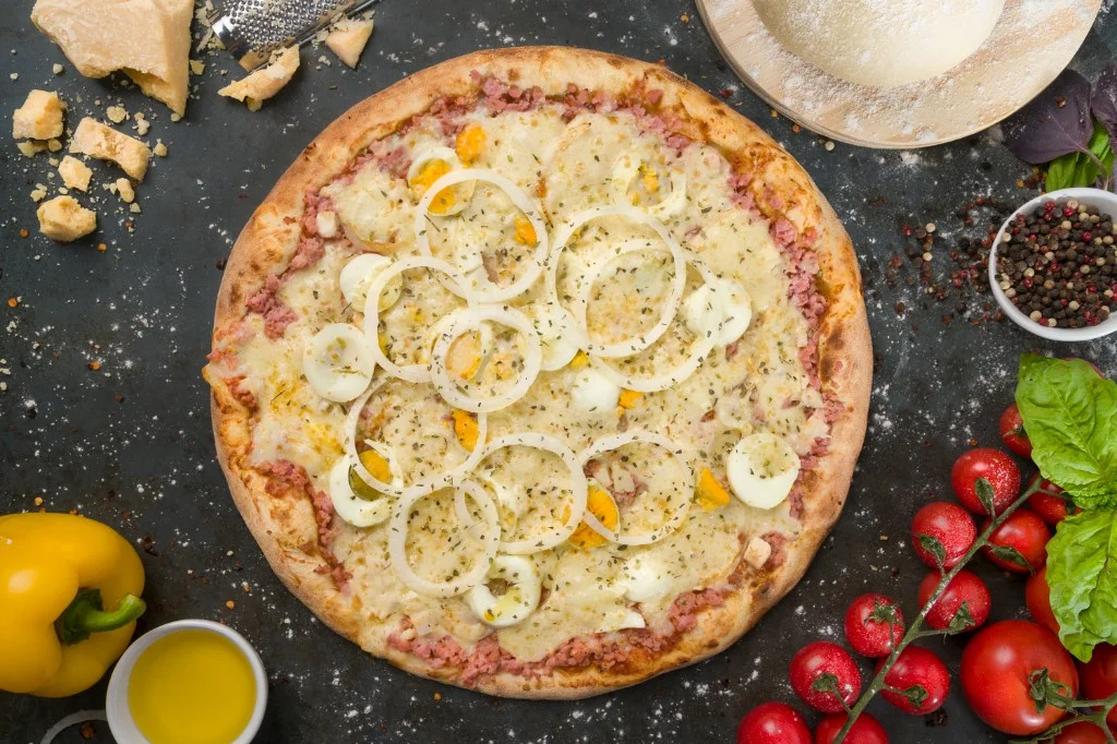 Fotografia de Pizza para Delivery e Cardápio: Queijo, Borda, Corte e Desejo